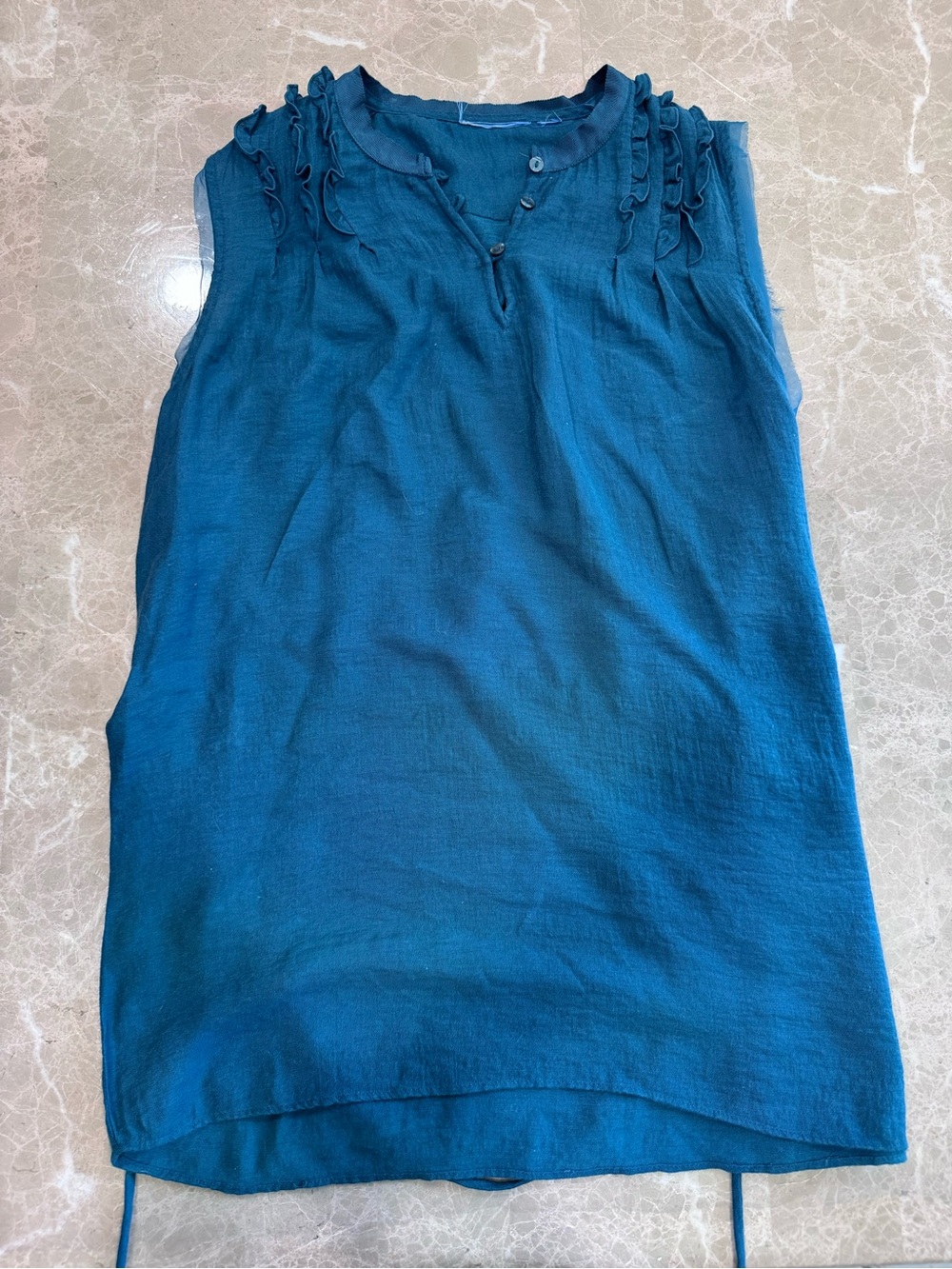 Simply Vera Vera Wang Blue Ruffle Shoulder Sleeveless Blouse - Size XS